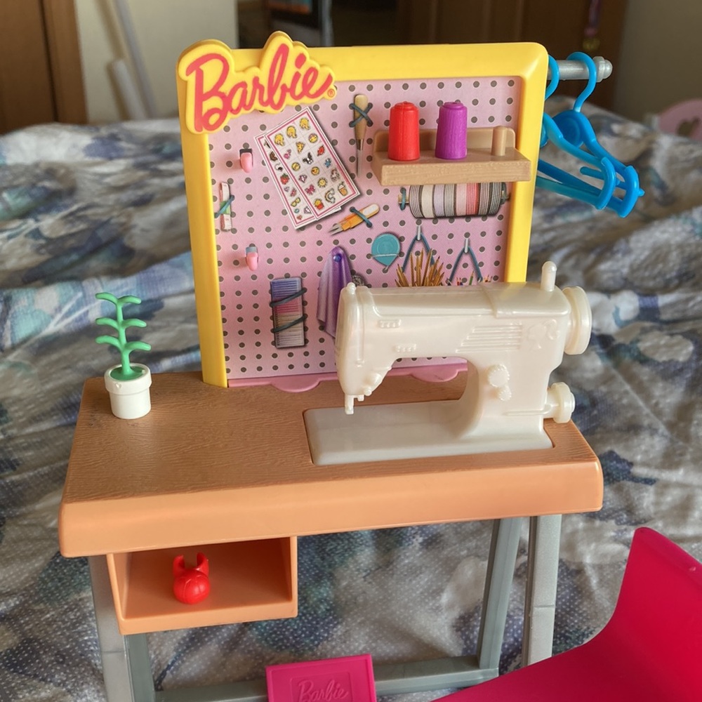 Barbie - Picture 2 of 3